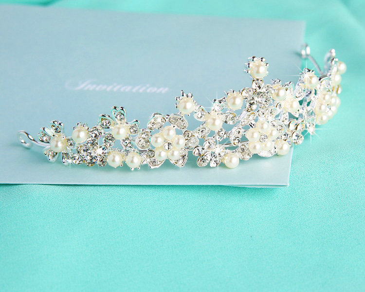 Classic Wedding Jewelry Flower Crystal Pearl Tiaras Bridal Rhinestone Crown Hair Accessories