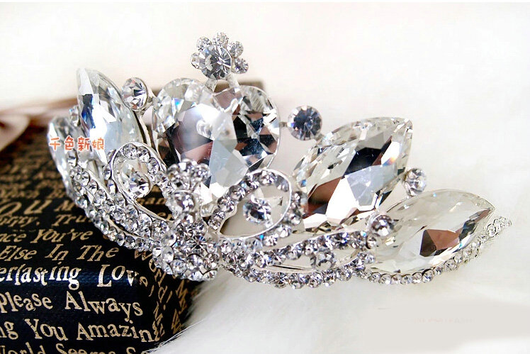 Classic Wedding Jewelry Sets for Bridal Crystal Flowers Tiara & Earrings & Rhinestone Necklace
