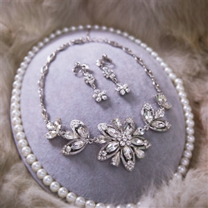 High Quality Fashion Wedding Banquet Jewelry Sets Flower Crystal Earrings & Bridal Necklace
