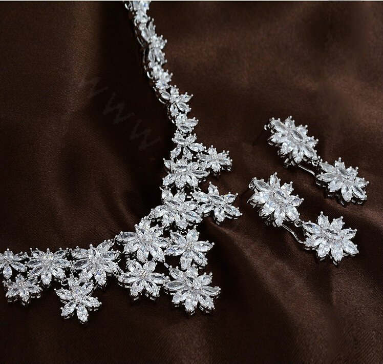 Luxury Elegant Banquet Wedding Jewelry Sets Diamond Flower Earrings & Bridal Zircon Statement Necklace
