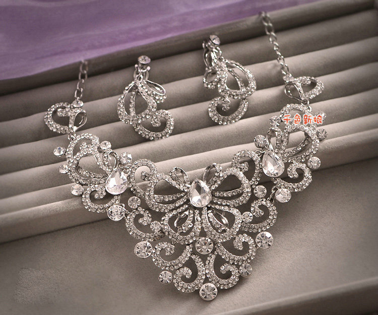 Luxury Silver plate Butterfly Wedding Bridal Clear Crystal Necklace Earrings Tiara Sets