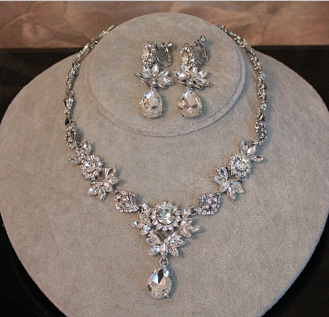Luxury Wedding Banquet Jewelry Butterfly Flower Crystal Bridal Necklace Earrings Sets