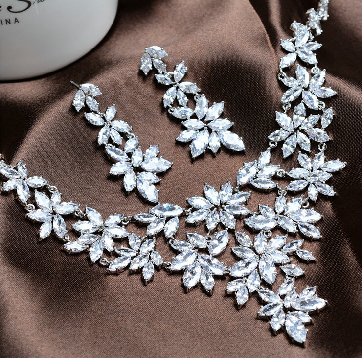 Luxury Wedding Banquet Jewelry Sets Diamond Flower Earrings & Bridal AAA Zircon Statement Necklace