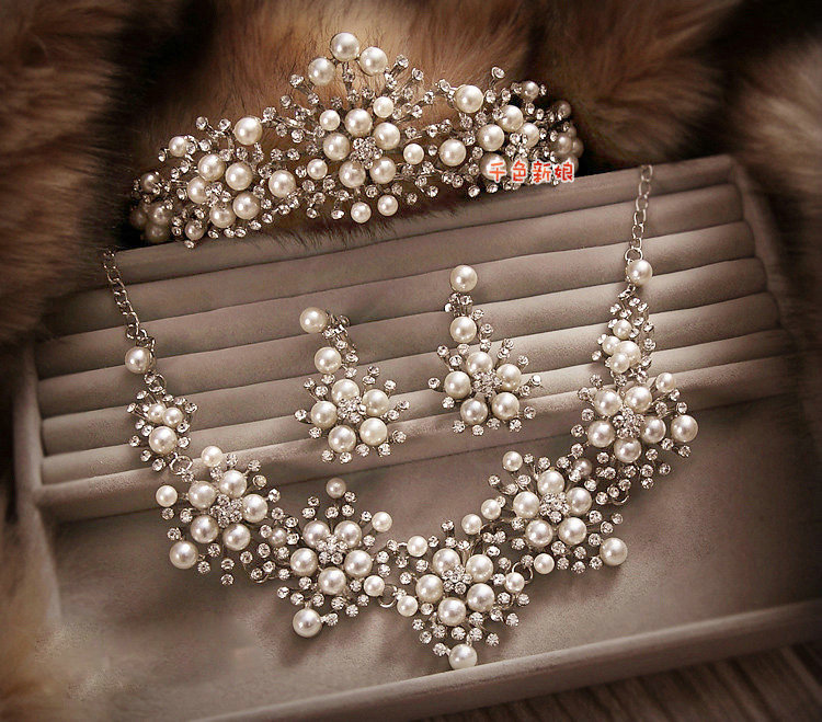 Luxury Wedding Bridal Accessories Pearl Crystal Flower Tiara Necklace Earrings Sets
