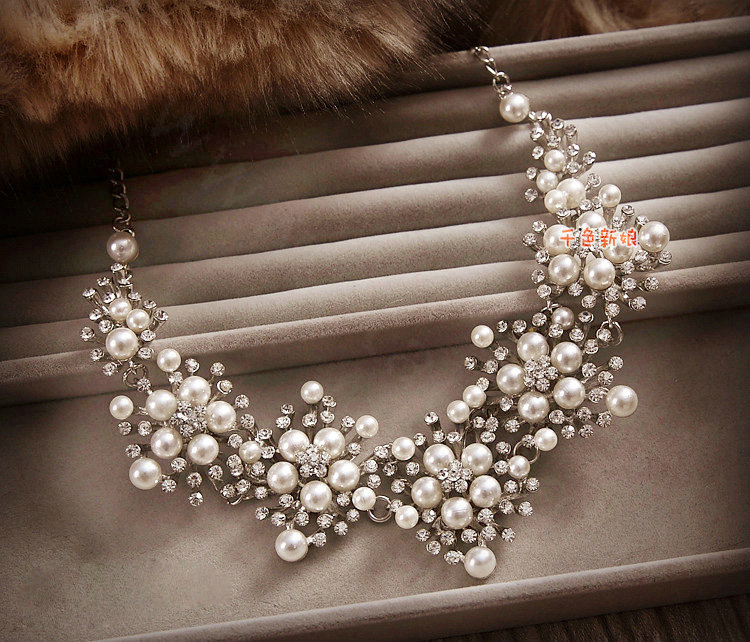 Luxury Wedding Bridal Accessories Pearl Crystal Flower Tiara Necklace Earrings Sets