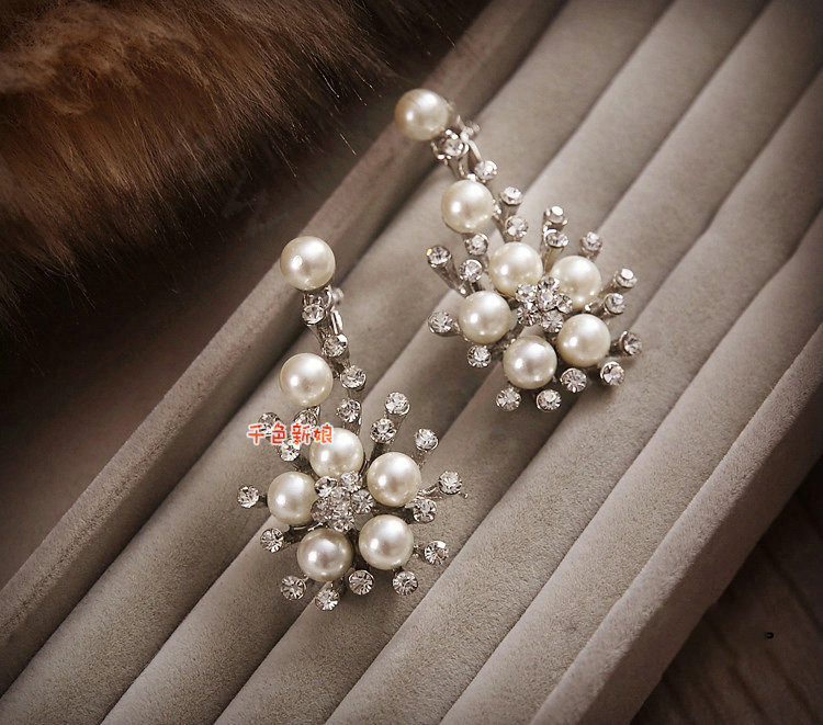 Luxury Wedding Bridal Accessories Pearl Crystal Flower Tiara Necklace Earrings Sets