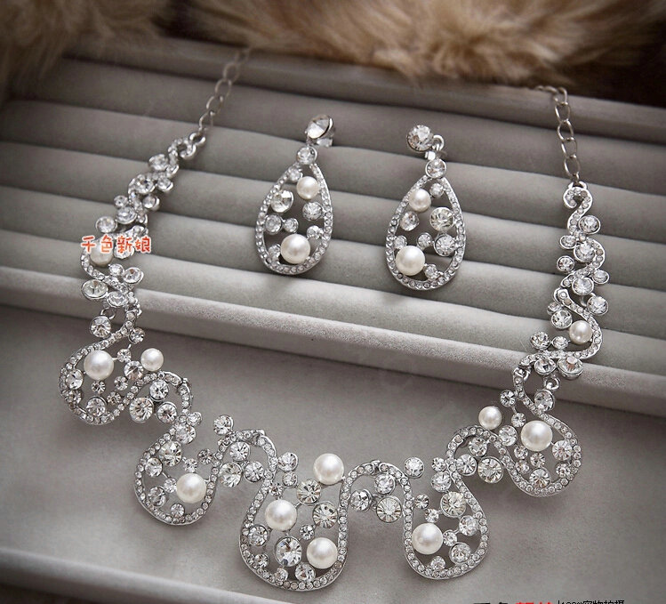 Luxury Wedding Bridal Accessories Pearl Crystal Necklace Earrings Tiara Sets