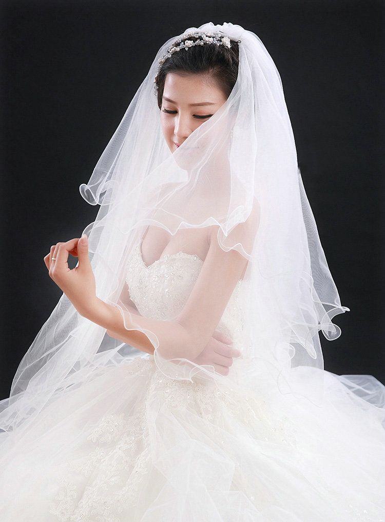 Classic Romantic Cathedral Crimping Fluffy Multilayer White Bridal Wedding Veil / Bride Care Cloth