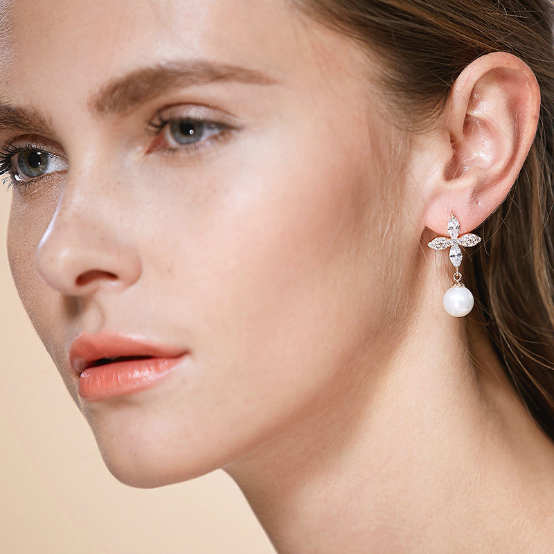 Elegant Wedding Bridal Europe Gold Clovers Pearl Zircon Eardrop Earrings Woman Jewelry