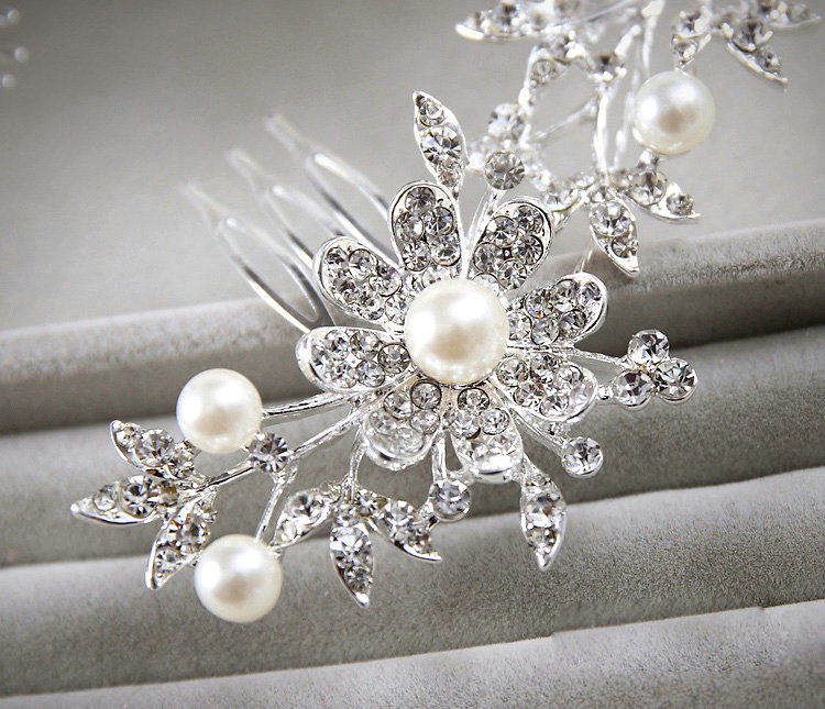 Elegant Wedding Headdress Pearl Flower Crystal Rhinestone Bridal Headband Hair Comb Accessories