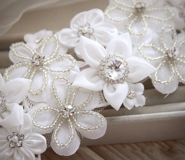 Elegant Wedding Headdress White Rhinestone By hand Lace Flower Bridal Headband Hair Accessories