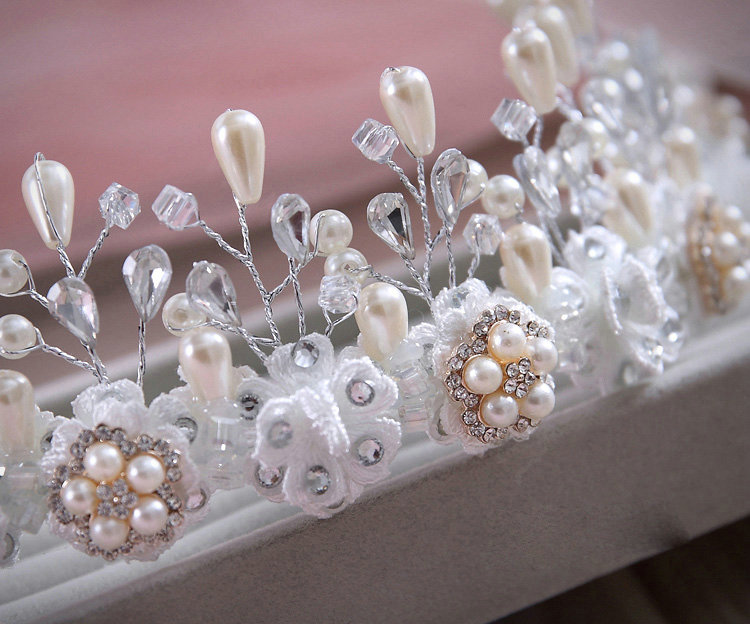Elegant Wedding Rhinestone Pearl Crystal Beads Lace Flower Tiaras Bridal Crown Hair Accessories
