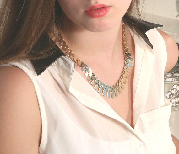 Fashion Simple Personality Women Gold-plated Texture Metal Sequins Short Necklace Clavicle Chain
