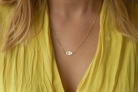 Fashion Women Simple Retro Metal Hands of Fatima Gold-plated Necklace Clavicle Chain