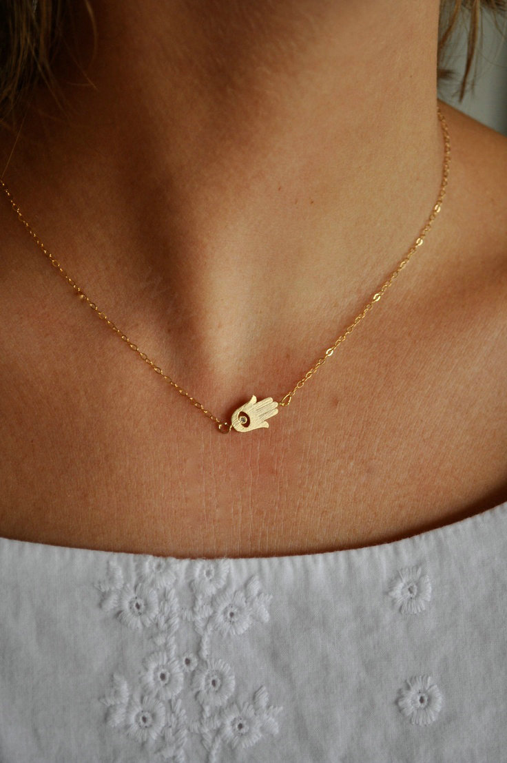 Fashion Women Simple Retro Metal Hands of Fatima Gold-plated Necklace Clavicle Chain