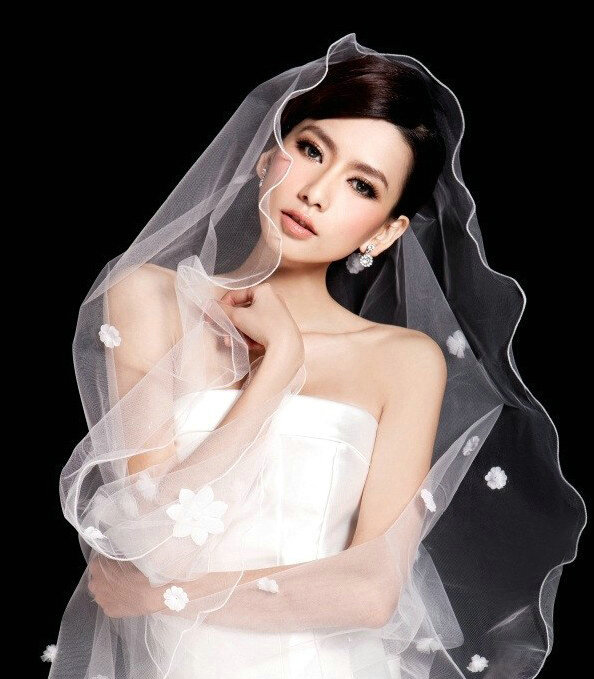 Romantic Cathedral Multilayer 300cm Length Ivory Lace Flower Bridal Wedding Veil Bride Care Cloth