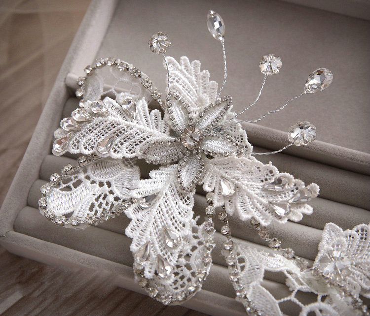 Simple Wedding Headdress By hand Rhinestone Lace Hollow Flower Bridal Headband Hair Accessories
