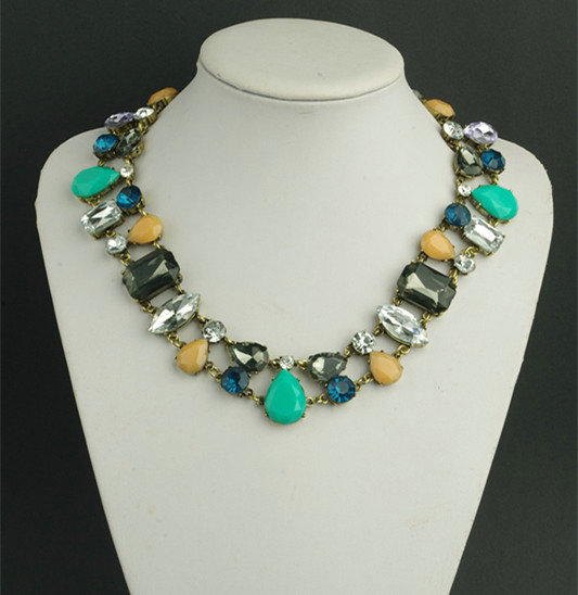 Women Fashionable Colorfull Water drops Rhinestone Square Crystal Gem Statement Necklace Clavicle Chain
