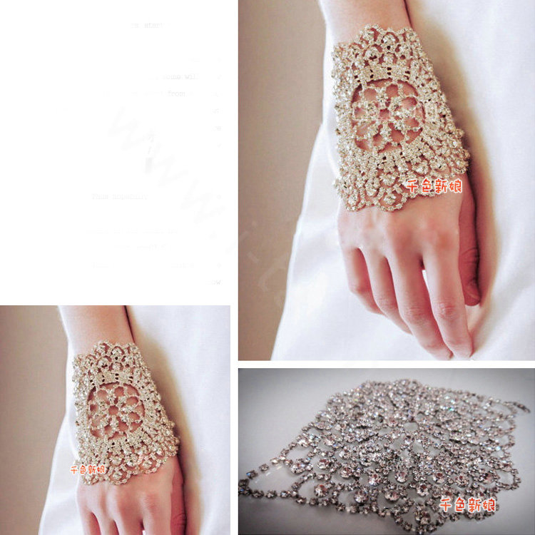Calssic Rhinestone Married Bridal Hand Bracelet Wedding Jewelry Crystal Hollow Armlet Chain