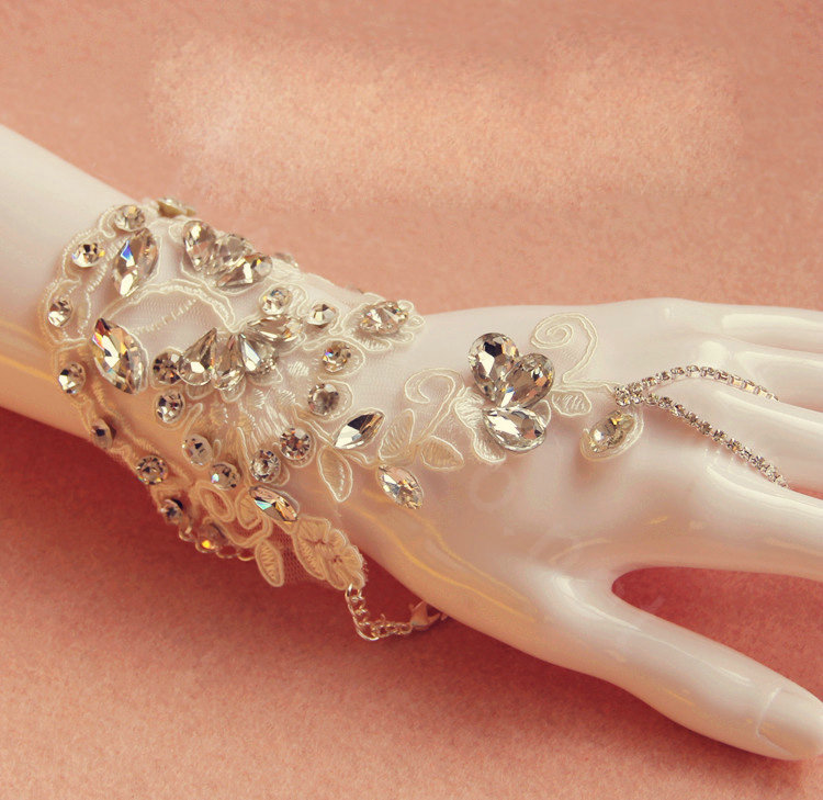 Elegant Delicate Lace Flower Rhinestone Bride Wristlet Wedding Bridal Bracelet Chain Accessories