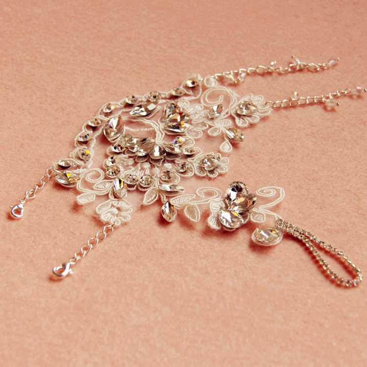 Elegant Delicate Lace Flower Rhinestone Bride Wristlet Wedding Bridal Bracelet Chain Accessories