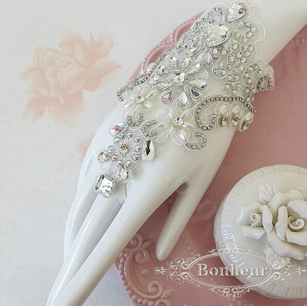 Elegant Lace Flower Rhinestone Bridal Wristlet Wedding Show Dress Crystal Bracelet Chain Accessories