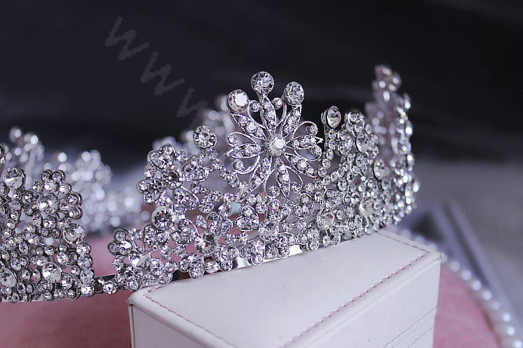 Luxurious European Style Large Round Crystal Princess Tiaras Wedding Bridal Hair Rhinestone Crown