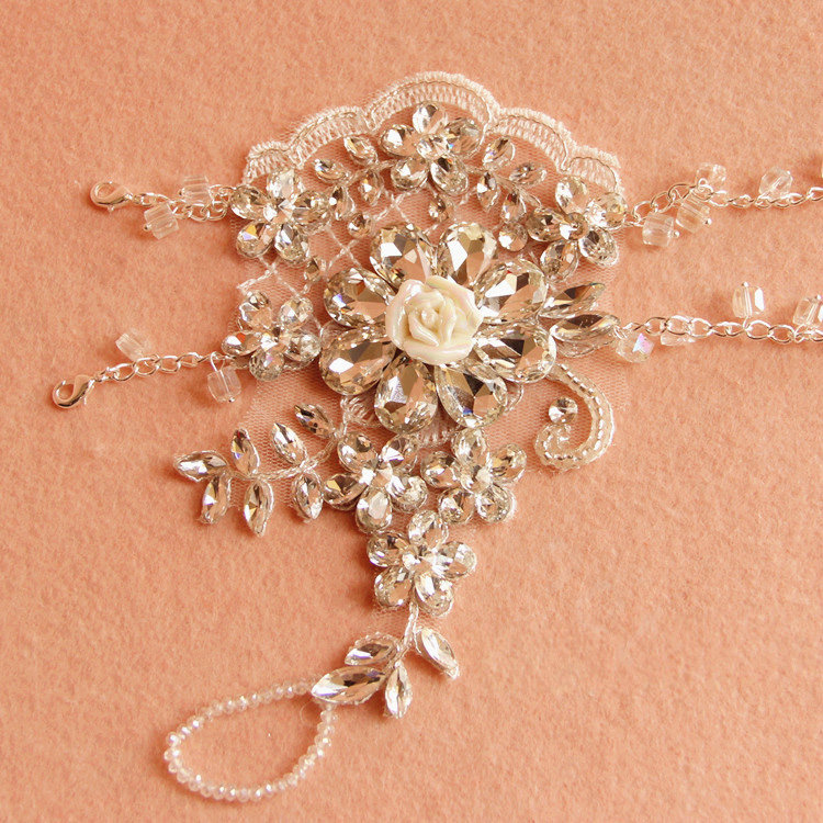 Luxurious Lace Flower Rhinestone Bride Wristlet Wedding Bridal with Ring Crystal Bracelet Chain Accessories