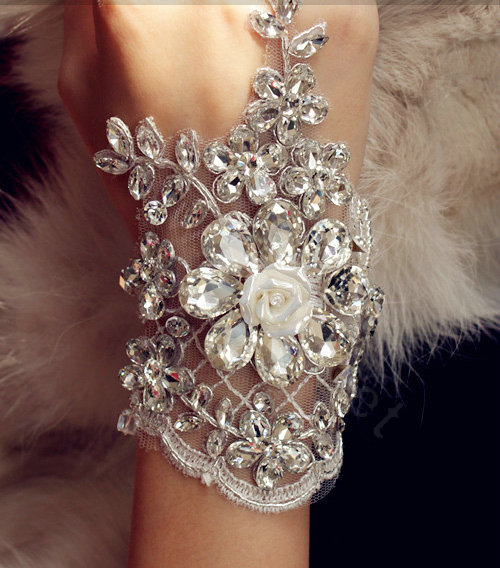 Luxurious Lace Flower Rhinestone Bride Wristlet Wedding Bridal with Ring Crystal Bracelet Chain Accessories