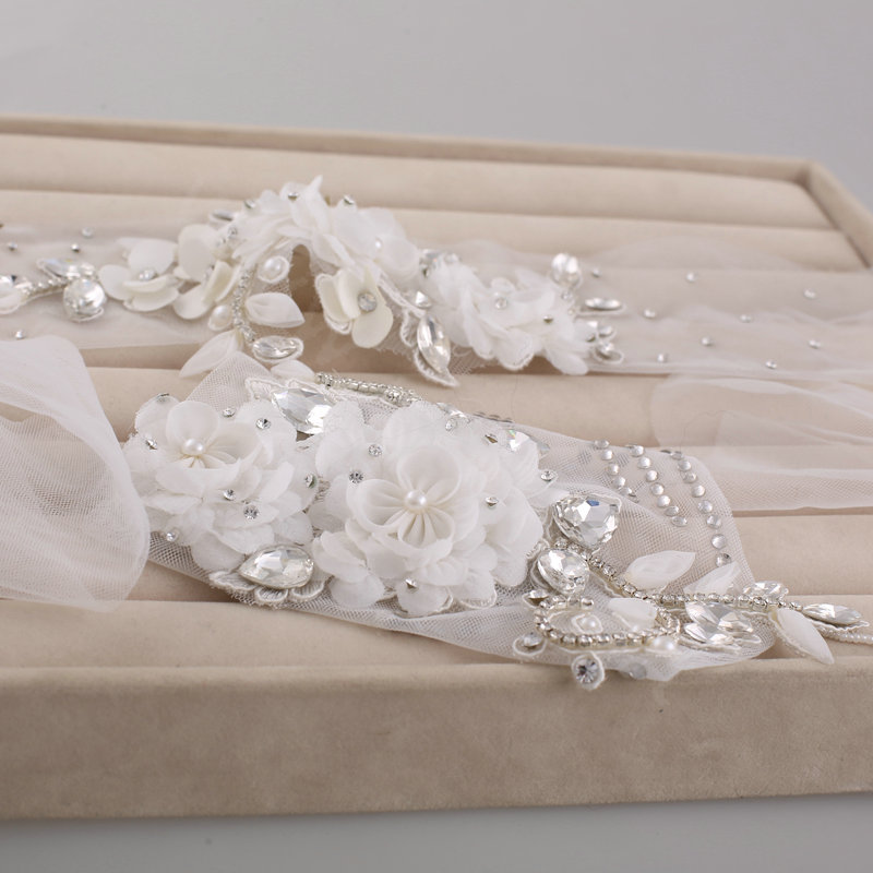 New Duchess Rhinestone Flower Lace Bridal Wristlet Wedding Dress Crystal Bracelet Chain Accessories