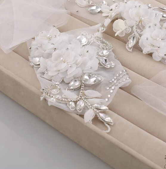 New Duchess Rhinestone Flower Lace Bridal Wristlet Wedding Dress Crystal Bracelet Chain Accessories