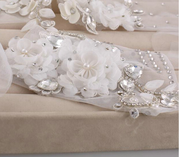 New Duchess Rhinestone Flower Lace Bridal Wristlet Wedding Dress Crystal Bracelet Chain Accessories