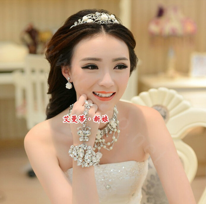 New Fashion Butterfly Designs Bridal Wrap Bracelet Big Rhinestone Wedding Bangle Chain Jewelry