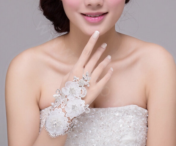 New Pearl Rhinestone Lace Flower Bridal Wristlet Wedding Dress Crystal Bracelet Chain Accessories