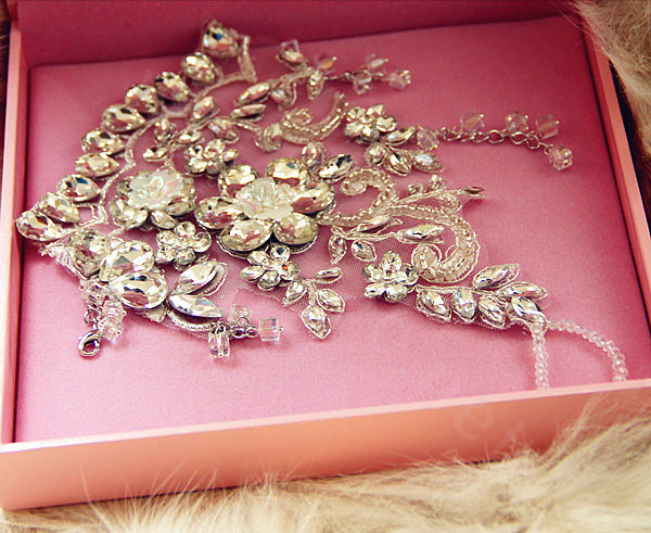 Princess Delicate Lace Flower Rhinestone Bride Wristlet Wedding Bridal Bracelet Chain Accessories