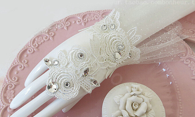 Princess Lace Flower Rhinestone Bridal Wristlet Wedding Show Dress Crystal Bracelet Chain Accessories