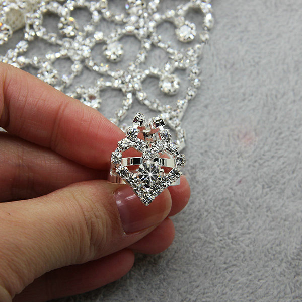 Simple Hollow Heart Rhinestone with Ring Bracelet Bridal Wedding Crystal Stage Hand Chain Accessories
