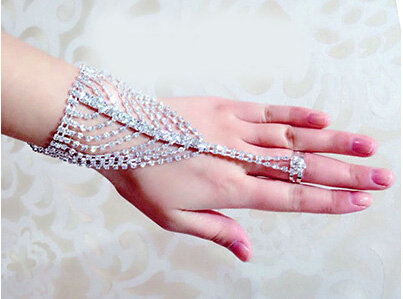 Simple Shinning Rhinestone with Ring Bracelet Bridal Wedding Crystal Stage Hand Chain Accessories