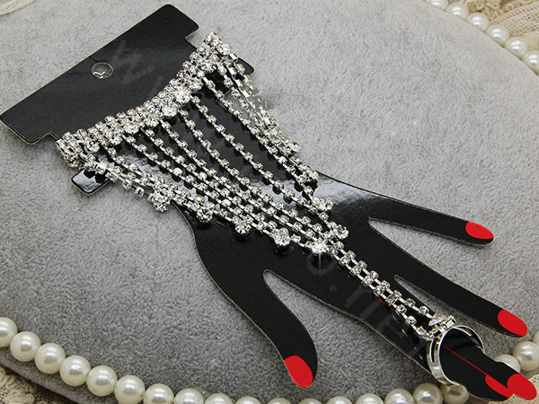 Simple Shinning Rhinestone with Ring Bracelet Bridal Wedding Crystal Wrap Hand Chain Accessories