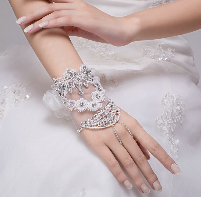 Sweety Rhinestone Lace Flower Bridal Wristlet Wedding Dress Stage Crystal Bracelet Chain Accessories