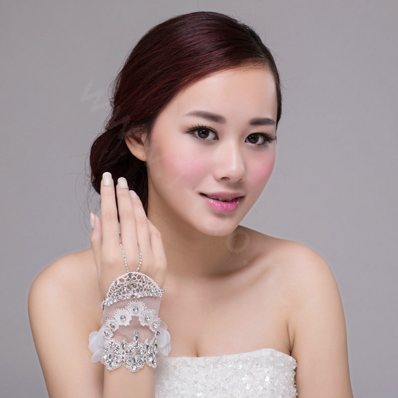 Sweety Rhinestone Lace Flower Bridal Wristlet Wedding Dress Stage Crystal Bracelet Chain Accessories