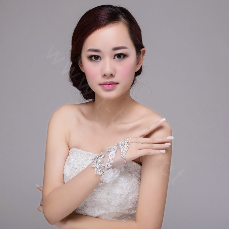 Sweety Rhinestone Lace Flower Bridal Wristlet Wedding Dress Stage Crystal Bracelet Chain Accessories