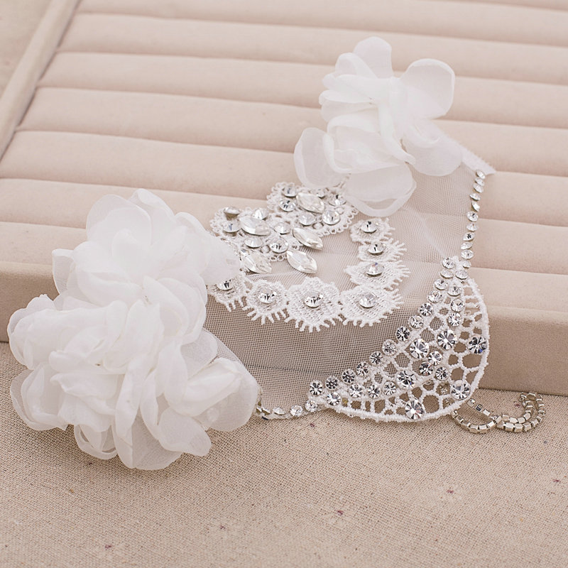Sweety Rhinestone Lace Flower Bridal Wristlet Wedding Dress Stage Crystal Bracelet Chain Accessories