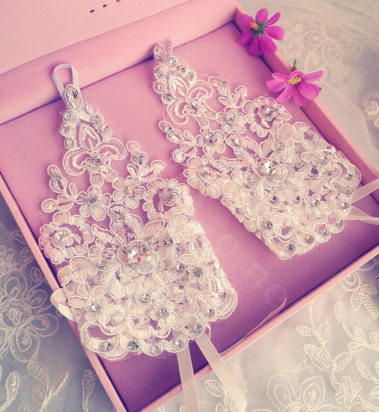 Vintage Lace Flower Rhinestone Bridal Wristlet Wedding Dress Perform Crystal Ribbon Bracelet Accessories