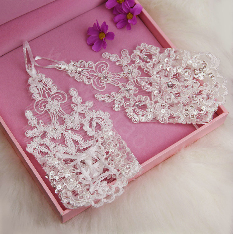 Vintage Lace Flower Rhinestone Bridal Wristlet Wedding Dress Perform Crystal Ribbon Bracelet Accessories
