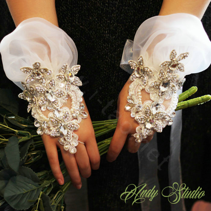 Vintage Lace Rhinestone Flower Bridal Wristlet Wedding Dress Perform Nail Bead Gauze Bracelet Accessories