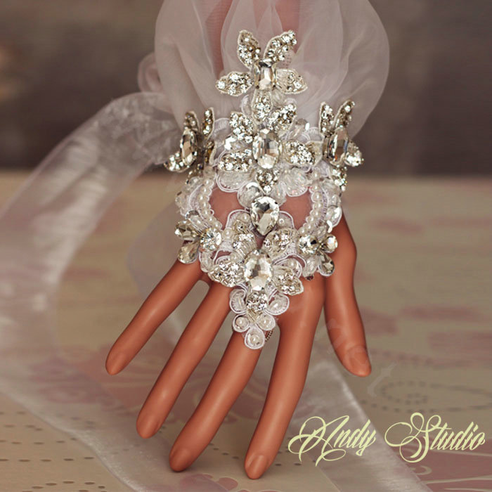 Vintage Lace Rhinestone Flower Bridal Wristlet Wedding Dress Perform Nail Bead Gauze Bracelet Accessories