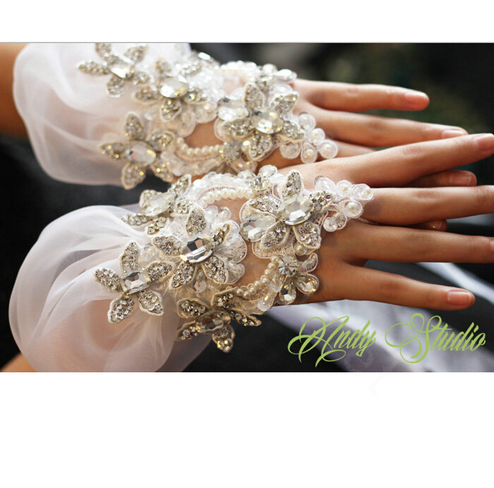 Vintage Lace Rhinestone Flower Bridal Wristlet Wedding Dress Perform Nail Bead Gauze Bracelet Accessories
