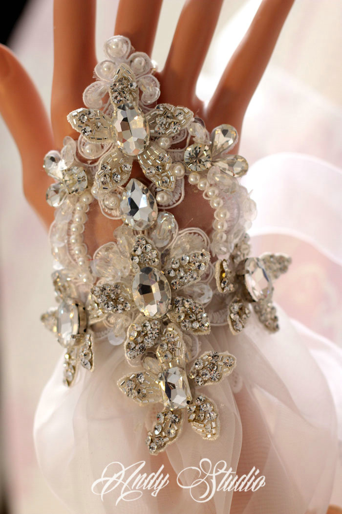 Vintage Lace Rhinestone Flower Bridal Wristlet Wedding Dress Perform Nail Bead Gauze Bracelet Accessories