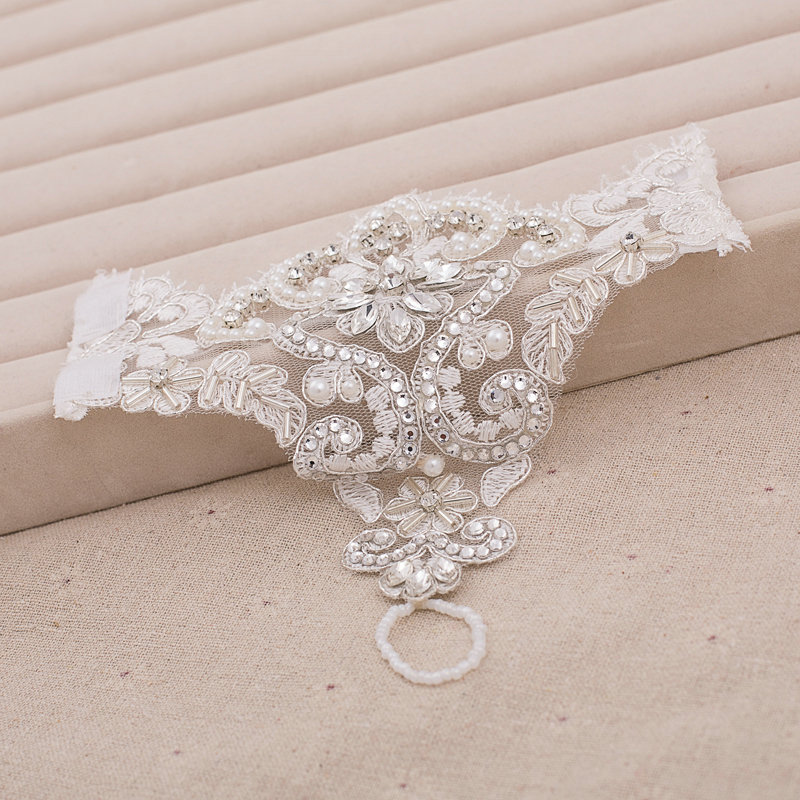 Vintage Pearl Rhinestone Lace Flower Bridal Wristlet Wedding Dress Crystal Bracelet Chain Accessories